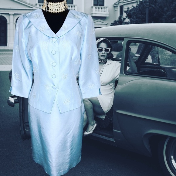 MAGGY LONDON Light Blue Vintage Silk Skirt Suit Set | Size 10 - Picture 2 of 10
